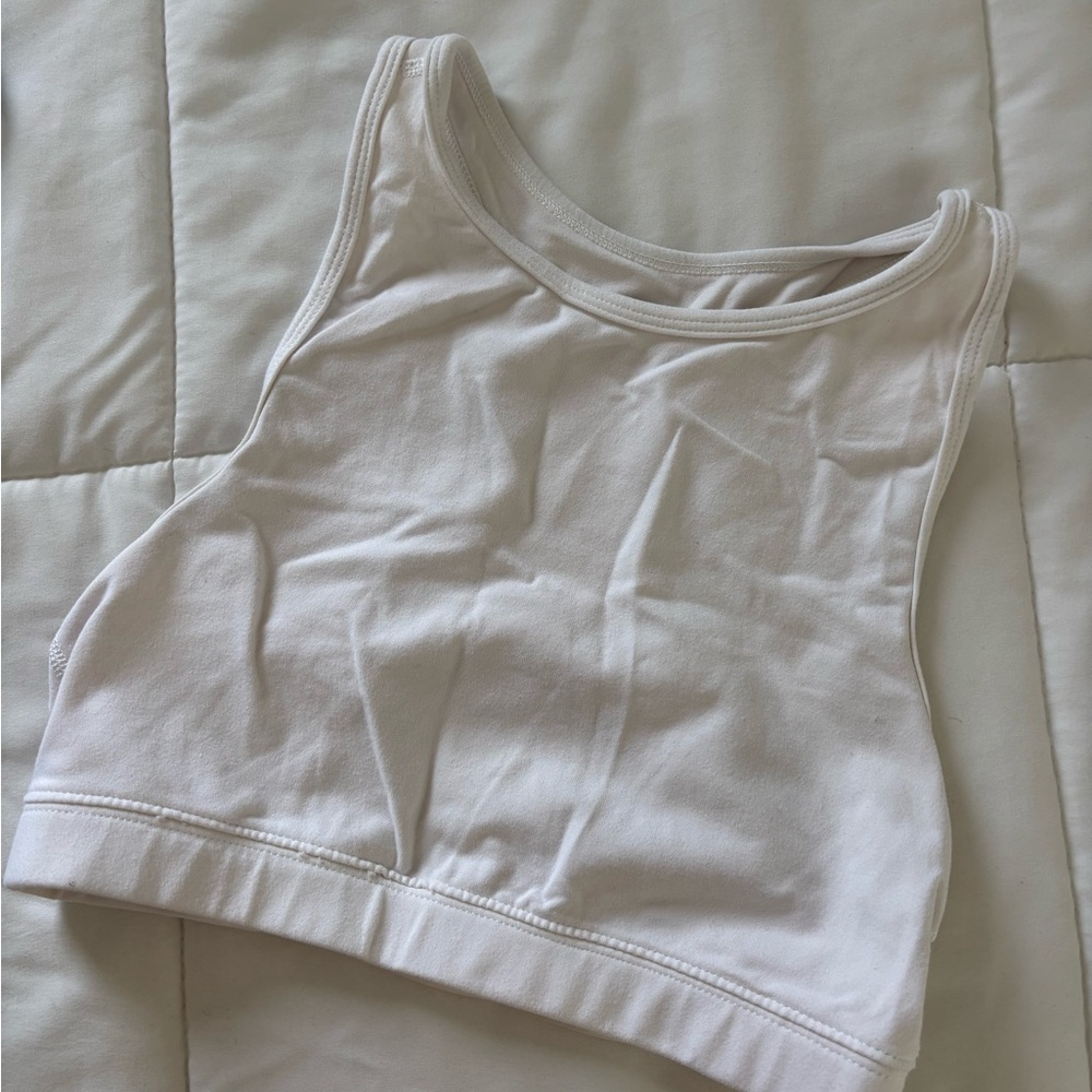 TNA ARITZIA CUTOUT BACK SPORTS BRA